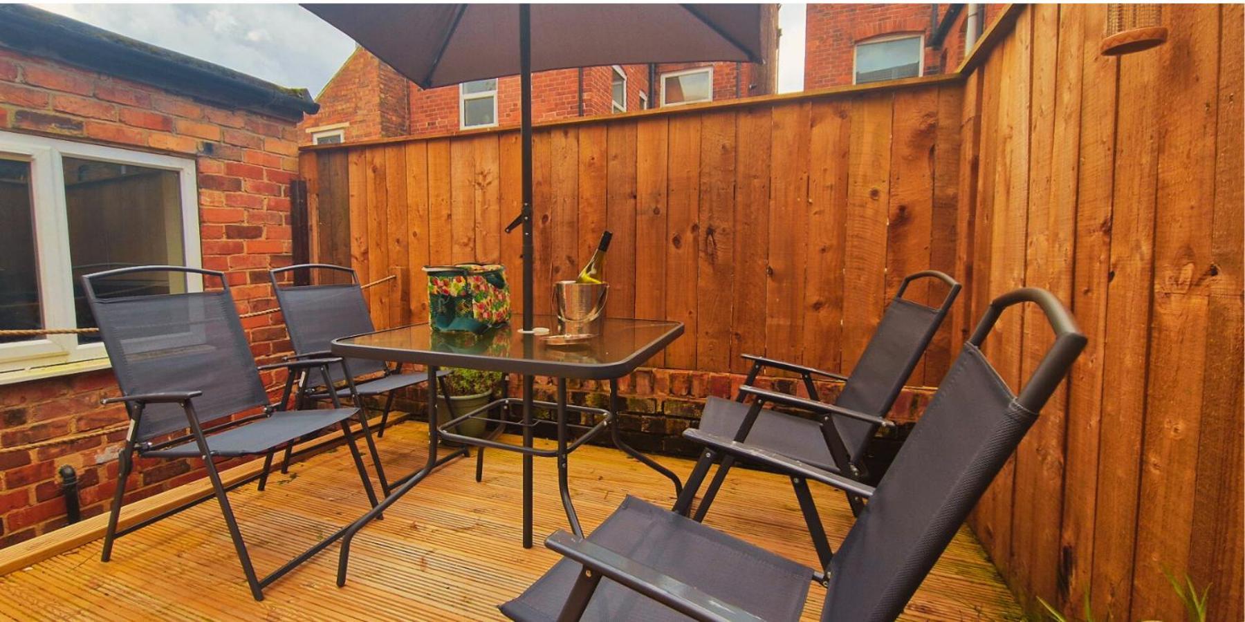 Lovely In Modern House Near Apartment
