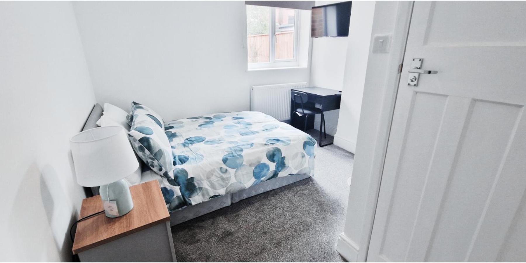 Apartment Lovely In Modern House Near