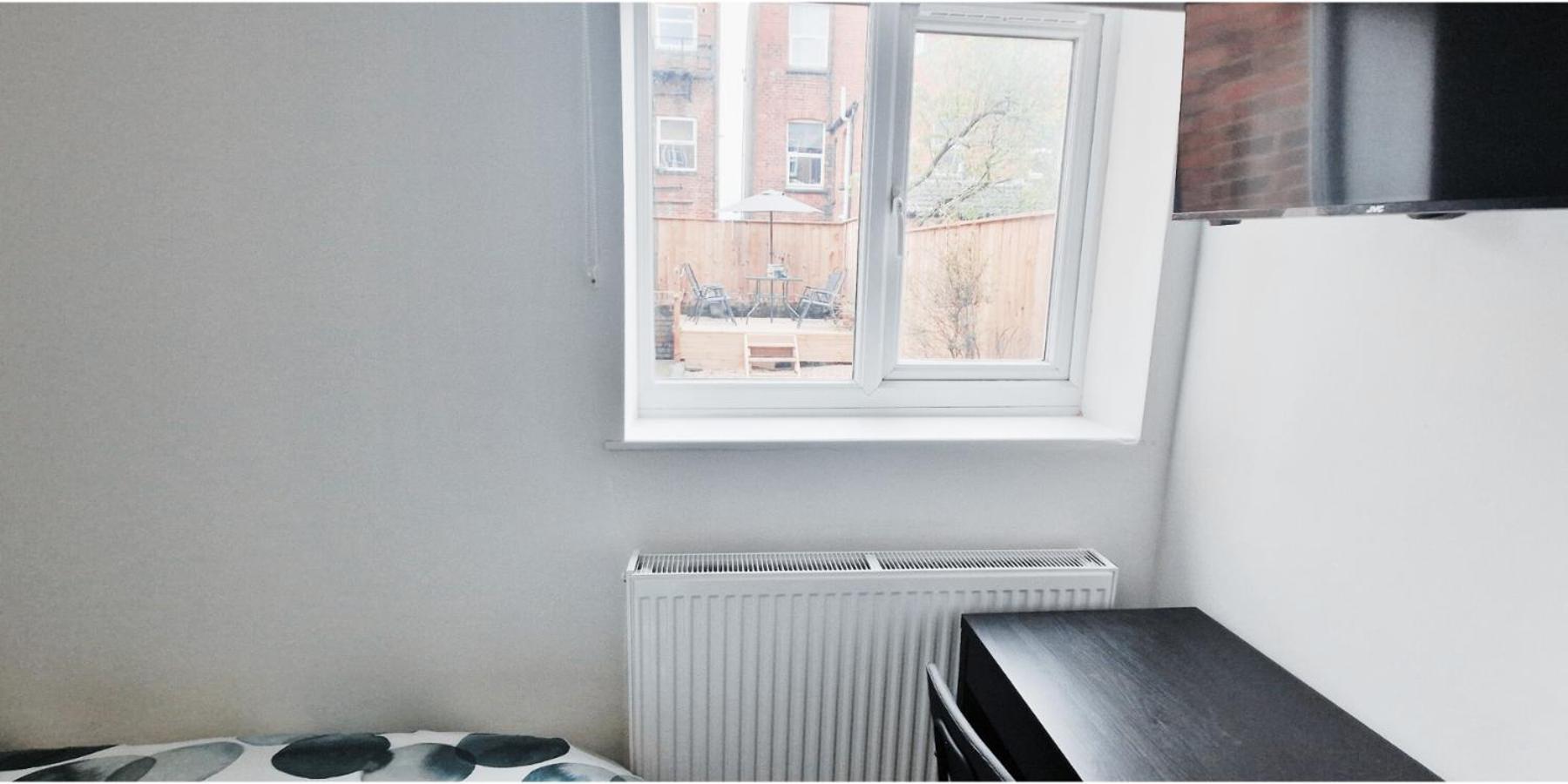 Lovely In Modern House Near Apartment